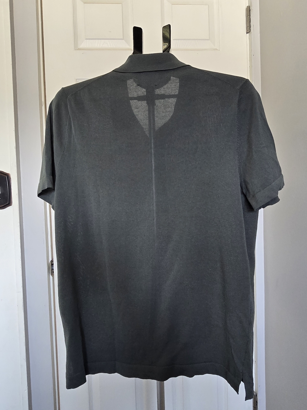 Cuts Riviera Button Up In M - Picture 2 of 8